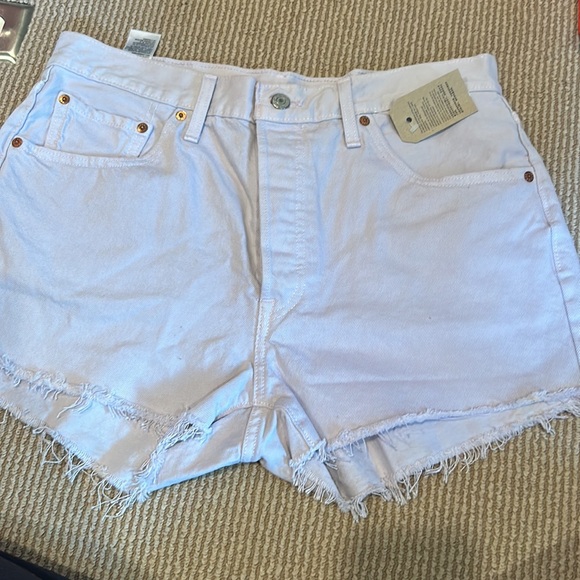 NWT Levi's 501 grey wash Women's Denim cut off Shorts size 32 - Picture 3 of 10
